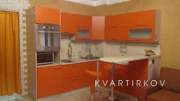 Сдается посуточно cтудия по ул. 50 лет влксм 15. Квартира на