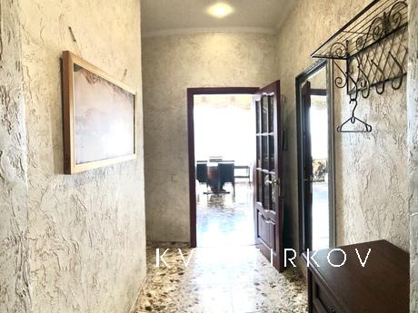 I will hand over my 2komn on Shevchenko , Odessa - apartment by the day