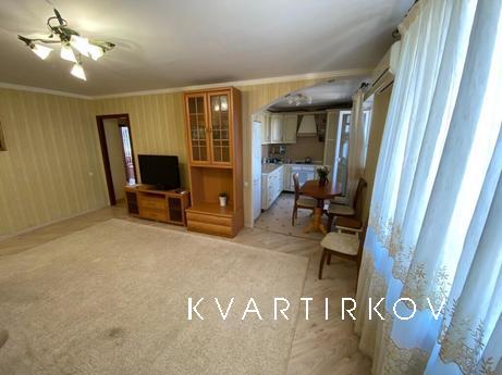 Three-room apartment near the sea, Sevastopol - apartment by the day