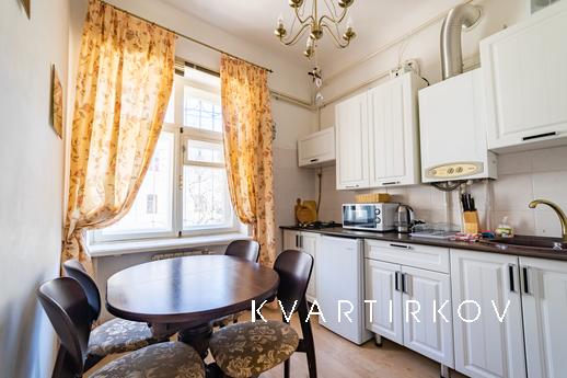One bedroom apartment in the city center, Sevastopol - apartment by the day