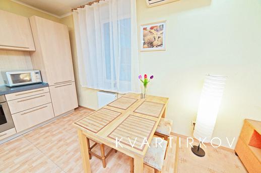 Уютная и просторная квартира – студия, Екатеринбург - квартира посуточно