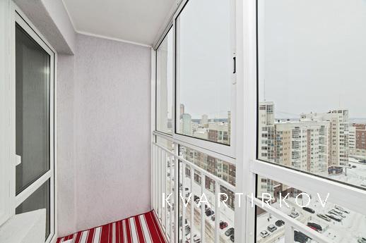 Уютная и просторная квартира в центре, Екатеринбург - квартира посуточно