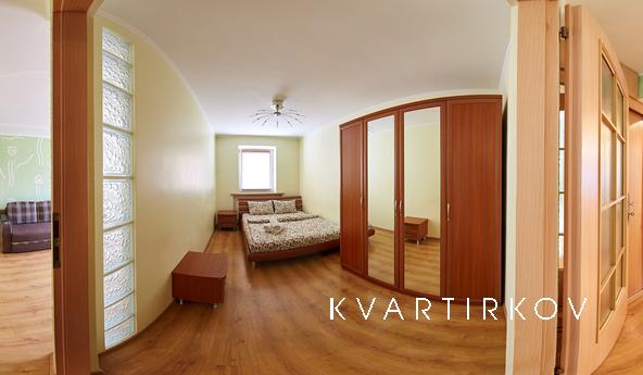 3 bedroom VIP apartment, Rivne - apartment by the day