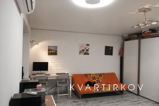 Studio apartment, Lukyanivka, Kyiv - apartment by the day