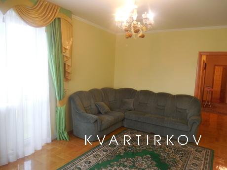 Двокімнатна елітна квартира в центрі, Трускавець - квартира подобово