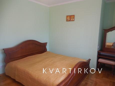 Двокімнатна елітна квартира в центрі, Трускавець - квартира подобово