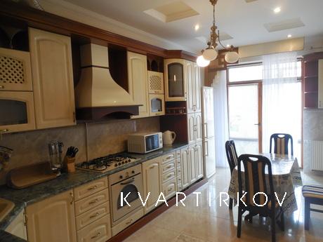 VIP - apartments in the center, Truskavets - apartment by the day