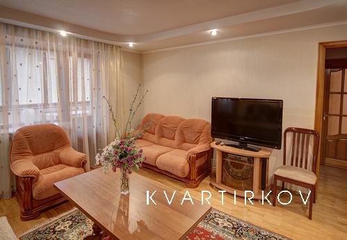 VIP 3 BR Apartment in the center, Kyiv - apartment by the day