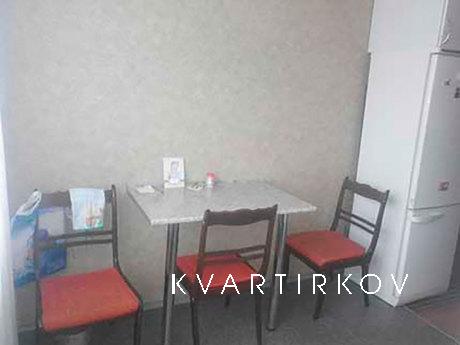 Окрема кімнат біля метро Оболонь, Київ - квартира подобово