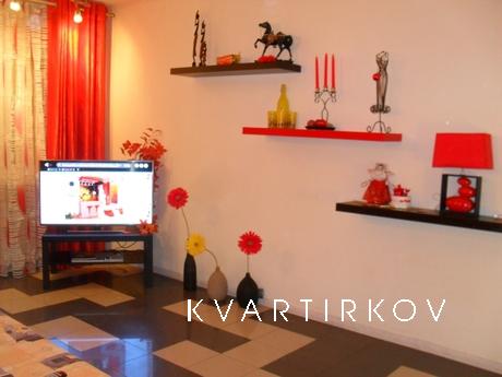 Сдаётся посуточно отличная  трехкомнатная квартира - студия.