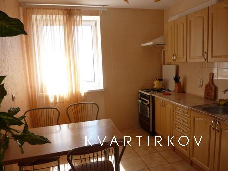 Rent 2-bedroom apartment in the center, Yevpatoriya - apartment by the day