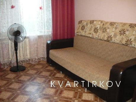 Посуточно сдается однокомнатная квартира. ЦЕНА 2500 сутки.Ко