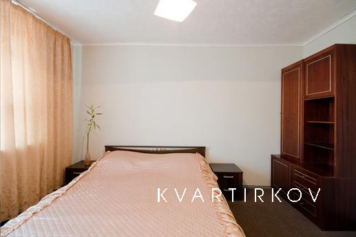 Двухкомнатная квартира в центре города, Миасс - квартира посуточно