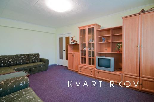 Двухкомнатная квартира в центре города, Миасс - квартира посуточно