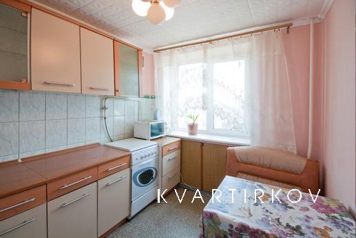 Двухкомнатная квартира в центре города, Миасс - квартира посуточно