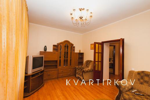 2-bedroom apartment in a quiet area, Sievierodonetsk - apartment by the day