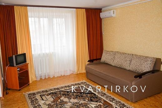 Daily 1-room. apartment, renovation, Mirgorod - apartment by the day