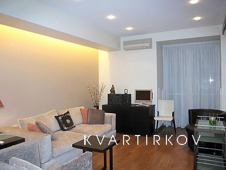 Чистая - уютная квартира с хорошим ремонтом . Интернет Wi-Fi