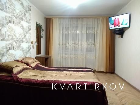 Затишна квартира з усіма зручностями. Двоспальний гарнітур, 