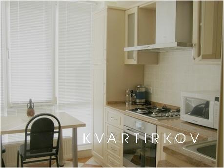 Просторная 2-х комнатная квартира, возле, Москва - квартира посуточно