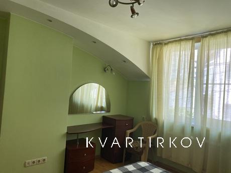 rent a house from the landlady by the se, Odessa - apartment by the day