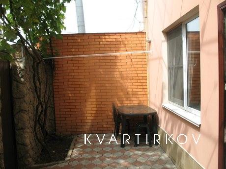 rent a house from the landlady by the se, Odessa - apartment by the day