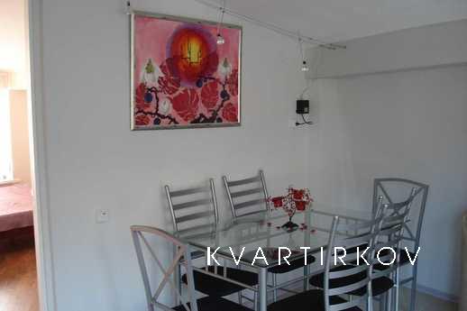 The third floor of the house in Kastropo, Yalta - apartment by the day