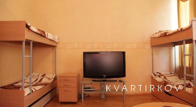 Bedspaces m.Kreschatik. Lux Hostel, Kyiv - apartment by the day