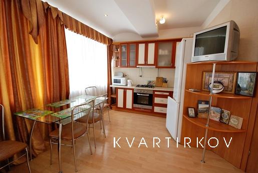 Convenient place! Convenient prices!, Yalta - apartment by the day