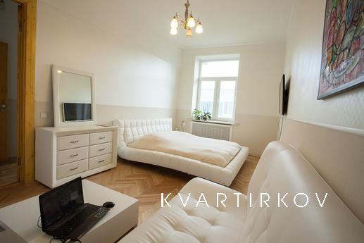 Для стильных перфекционистов и идеалистов, прямолинейных ром