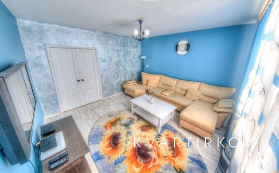 Сдается посуточно квартира после ремонта. Убирает горничная.