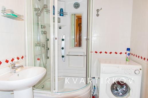 Трехкомнатная квартира посуточно, Екатеринбург - квартира посуточно