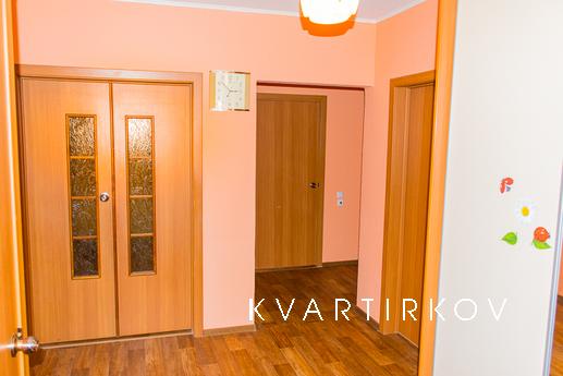 Трехкомнатная квартира посуточно, Екатеринбург - квартира посуточно