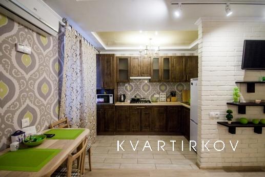 LUXURY LUXURY APARTMENT IN CENTER, Kropyvnytskyi (Kirovohrad) - apartment by the day