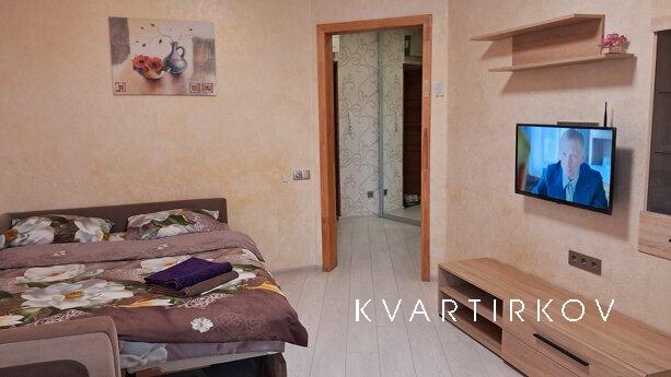 Center! Novobudova with air conditioning, Lutsk - apartment by the day