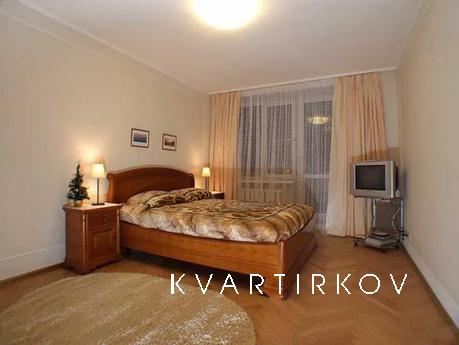 To the bus station 10 minutes. Near shopping mall 