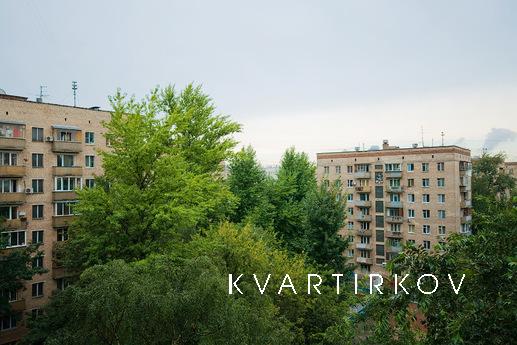 Two-bedroom apartment underground Belaru, Moscow - apartment by the day