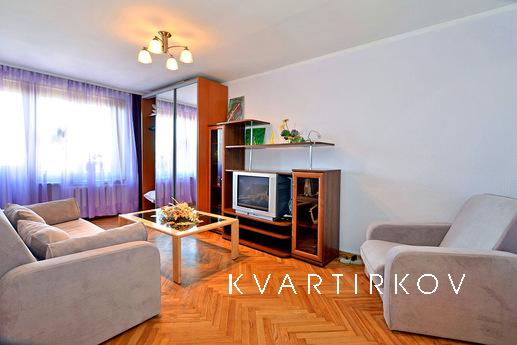 Two-bedroom apartment underground Belaru, Moscow - apartment by the day