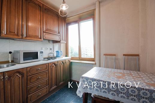 Two-bedroom apartment underground Belaru, Moscow - apartment by the day