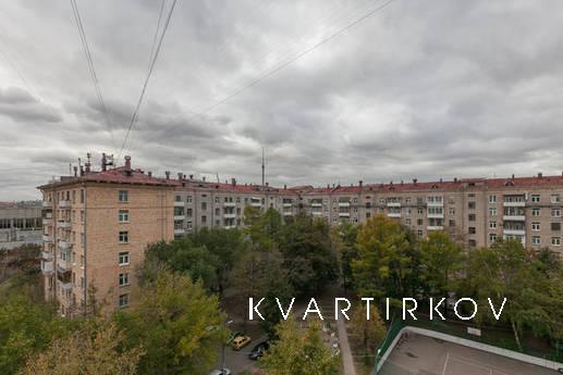 Светлая квартира в 1 минуте от м.ВДНХ, Москва - квартира посуточно