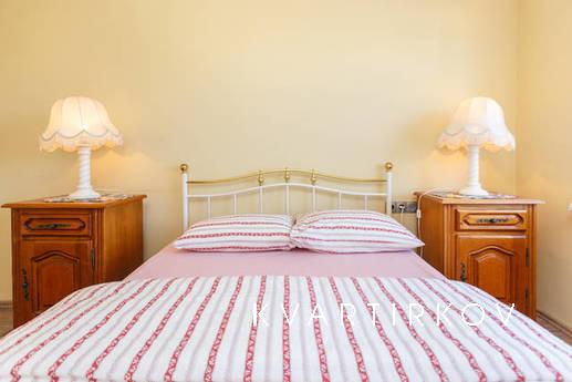 Апартаменты у метро Кропоткинская и Арба, Москва - квартира посуточно