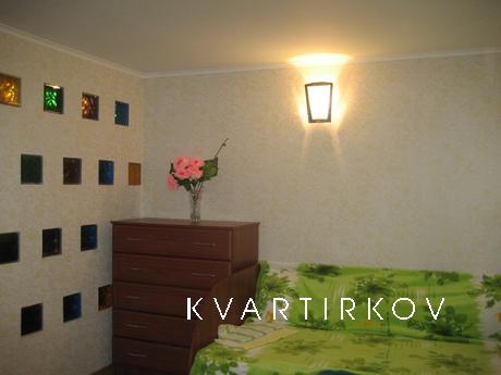 Rent 1-room on the  Gogol Str, Simferopol - apartment by the day