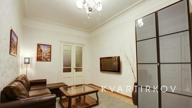 3 комнатная квартира в аренду, Москва - квартира посуточно