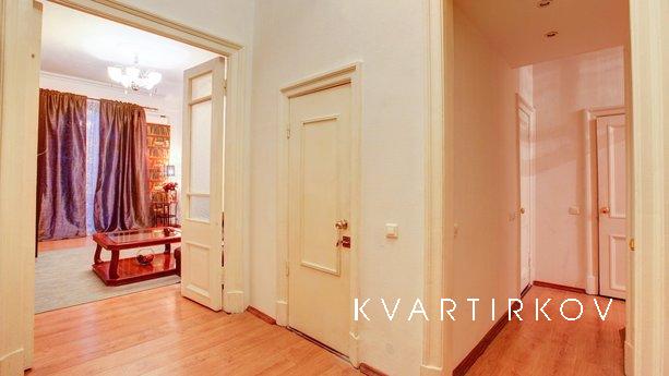 3 комнатная квартира в аренду, Москва - квартира посуточно