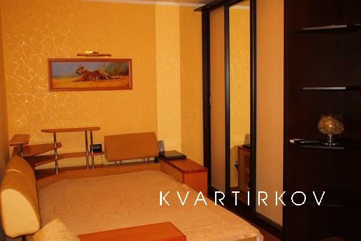 I rent my 1-bedroom apartment in Feodosia (st. Pervushina). 