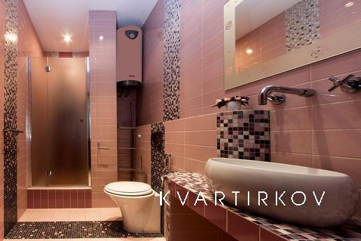 Двухкомнатные апартаменты на набережной Москвы в одном из са