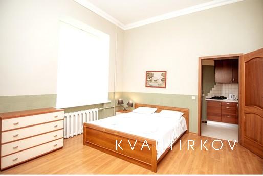 Простора 3 кімнатна, Киев - квартира посуточно