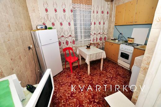 1-комнатная на набережной - вид на море, Новороссийск - квартира посуточно