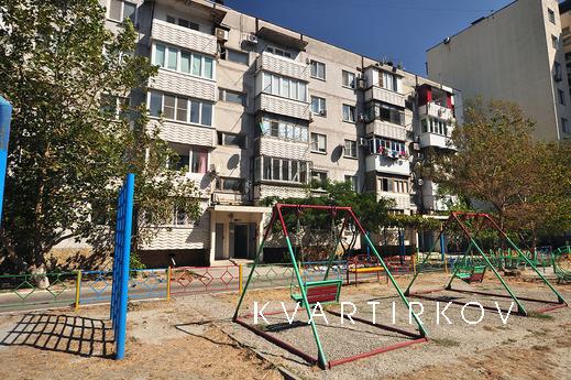 Сдается посуточно 1-комнатная квартира на Набережной Новорос