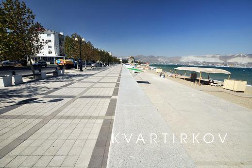 1-комнатная на набережной - вид на море, Новороссийск - квартира посуточно